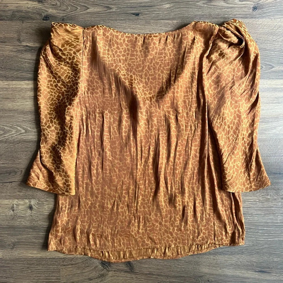 Blouse w/shoulder pads - Picture 5 of 5